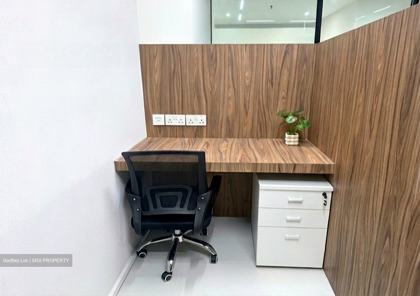 International Plaza (D2), Office #571619011